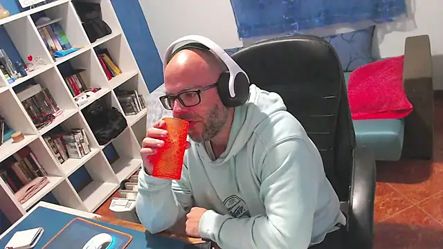 ravingr4d4 online show from 04/13/26, 09:53