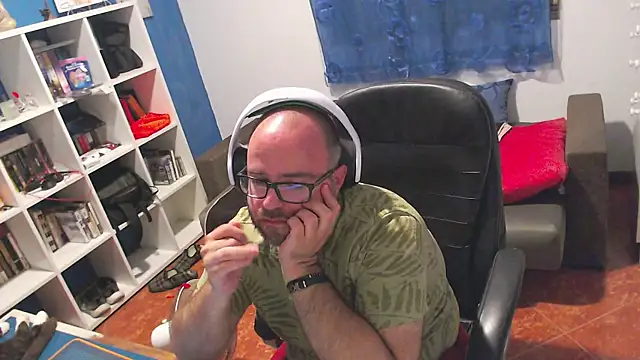 ravingr4d4 online show from 06/30/26, 09:49