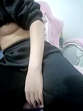 SweetGirl2k2 online show from 01/03/25, 02:19