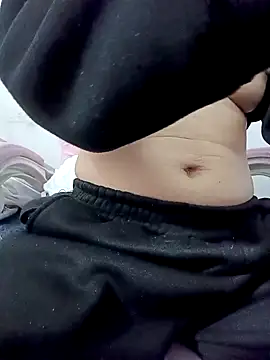 SweetGirl2k2 online show from 01/07/25, 11:03