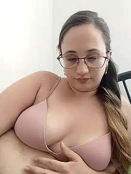 Snapshot of Karol_and_David_hotcouple chatting on 12/20/24, 06:02 Karol and David hotcouple online show from 12/20/24, 06:02