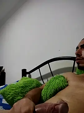 Snapshot of Karol_and_David_hotcouple chatting on 02/08/25, 03:19 Karol and David hotcouple online show from 02/08/25, 03:19