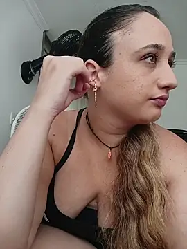 Snapshot of Karol_and_David_hotcouple chatting on 11/23/25, 04:40 Karol and David hotcouple online show from 11/23/25, 04:40