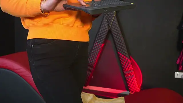 CelineConner online show from 03/08/26, 05:00