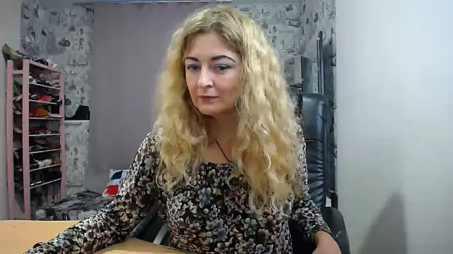 Helen1974 online show from 10/22/25, 12:38