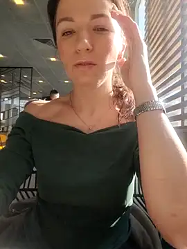 Snapshot of Brilliant-Queen1 chatting on 02/09/25, 02:06 Brilliant-Queen1 online show from 02/09/25, 02:06