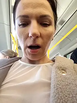 Snapshot of Brilliant-Queen1 chatting on 03/14/25, 02:53 Brilliant-Queen1 online show from 03/14/25, 02:53