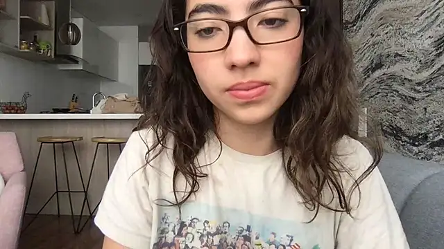 Sophi  a online show from 03/27/26, 02:17