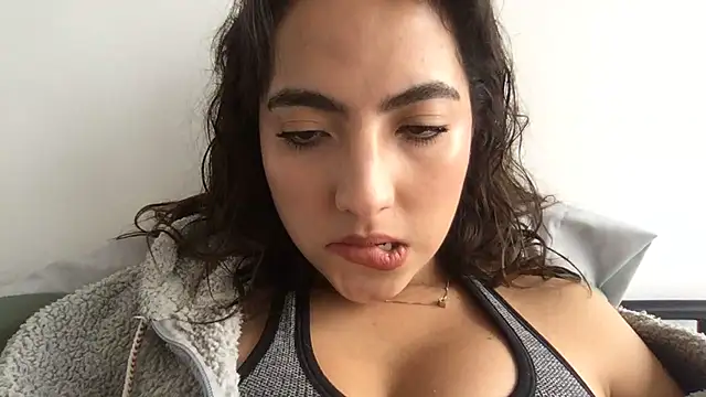 Sophi  a online show from 04/19/26, 07:38