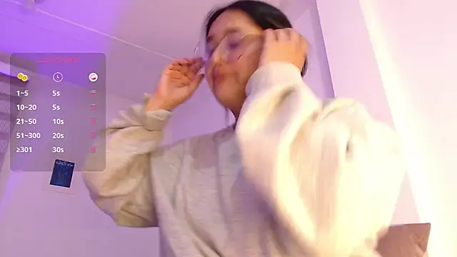 Megan FE online show from 10/04/25, 03:37