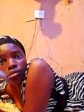 cute naimah online show from 11/13/25, 12:59