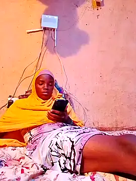 cute naimah online show from 11/19/25, 08:20