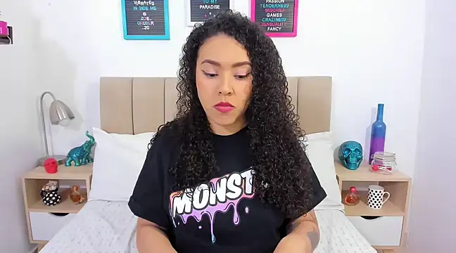 Snapshot of Zoe_Gruber chatting on 03/13/25, 12:16 Zoe Gruber online show from 03/13/25, 12:16