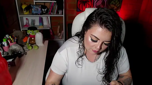 juliette rd online show from 12/05/25, 04:43