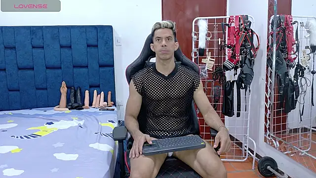 JoseRumbero26 online show from 11/05/25, 12:32