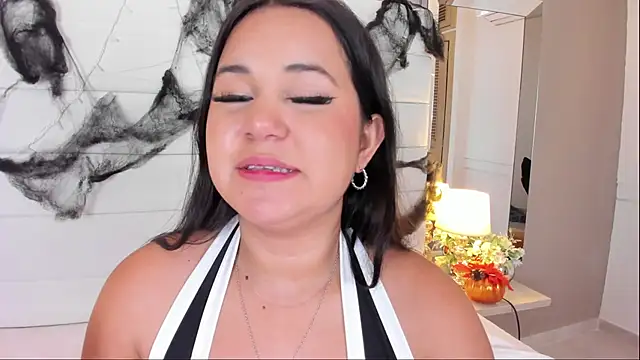 Lilly 2809  online show from 10/21/25, 04:46