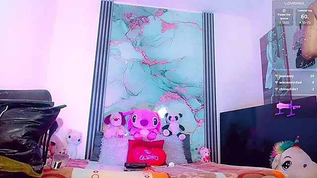 Snapshot of _ChanellR_ chatting on 09/23/25, 11:08 ChanellR online show from 09/23/25, 11:08