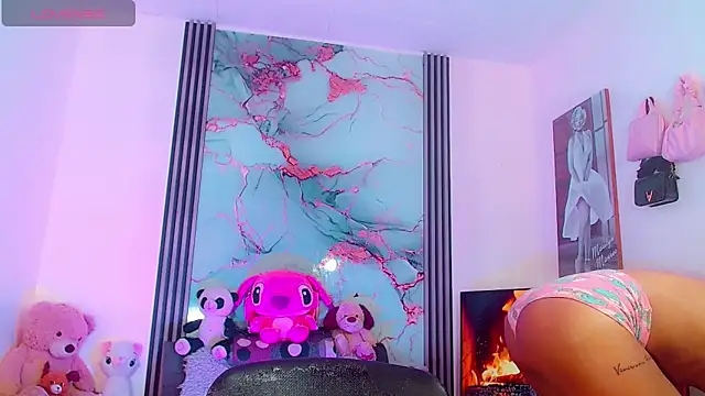 Snapshot of _ChanellR_ chatting on 09/27/25, 08:14 ChanellR online show from 09/27/25, 08:14