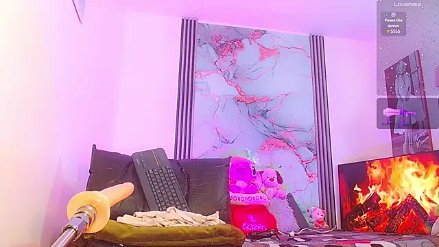 Snapshot of _ChanellR_ chatting on 09/29/25, 07:30 ChanellR online show from 09/29/25, 07:30