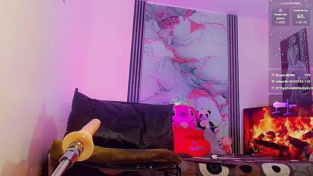 Snapshot of _ChanellR_ chatting on 10/07/25, 10:56 ChanellR online show from 10/07/25, 10:56