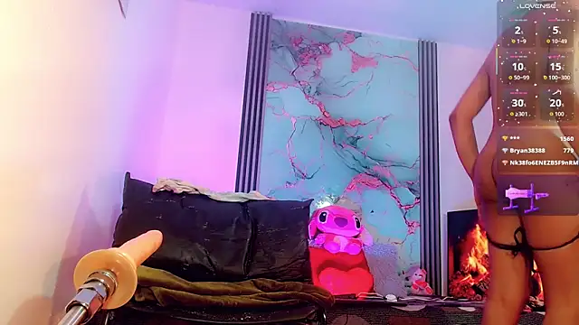 Snapshot of _ChanellR_ chatting on 10/20/25, 11:10 ChanellR online show from 10/20/25, 11:10