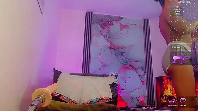 Snapshot of _ChanellR_ chatting on 11/07/25, 11:21 ChanellR online show from 11/07/25, 11:21