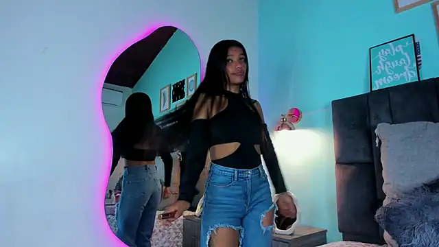 Snapshot of rachellmartinez chatting on 02/28/25, 11:36 rachellmartinez online show from 02/28/25, 11:36