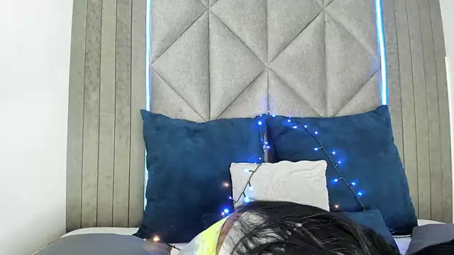 Snapshot of rachellmartinez chatting on 03/22/25, 11:21 rachellmartinez online show from 03/22/25, 11:21