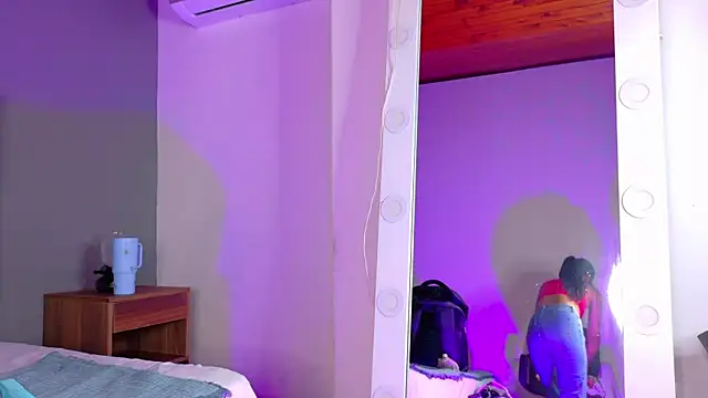 Snapshot of rachellmartinez chatting on 11/09/25, 11:41 rachellmartinez online show from 11/09/25, 11:41