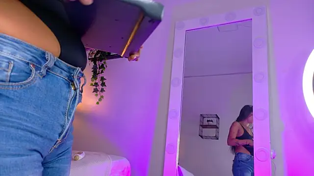 Snapshot of rachellmartinez chatting on 11/18/25, 11:36 rachellmartinez online show from 11/18/25, 11:36