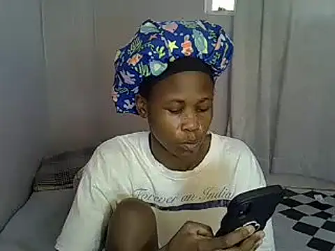 Snapshot of SexxyTerry chatting on 02/12/25, 02:43 SexxyTerry online show from 02/12/25, 02:43