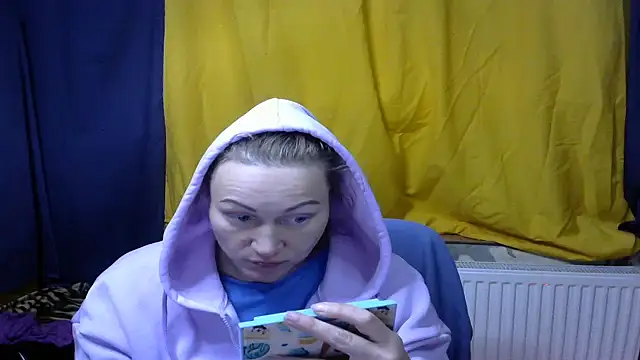 wLESLYMOSw online show from 12/12/24, 06:10