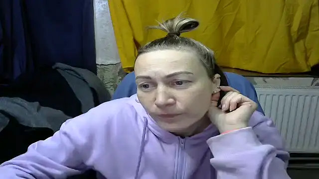 wLESLYMOSw online show from 12/22/24, 06:48