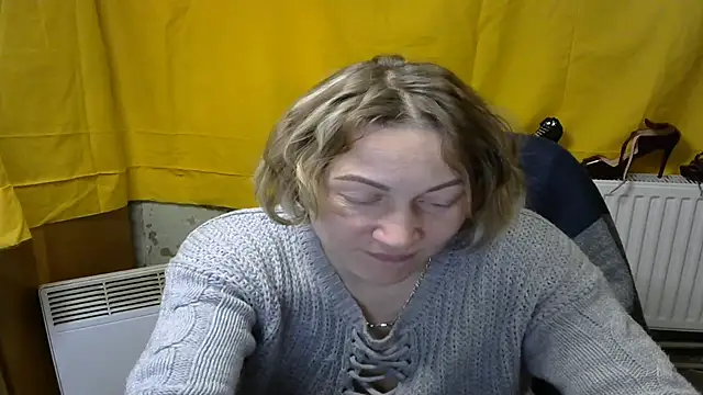 wLESLYMOSw online show from 02/12/25, 03:27