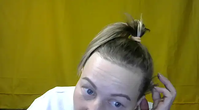 wLESLYMOSw online show from 03/22/25, 06:36