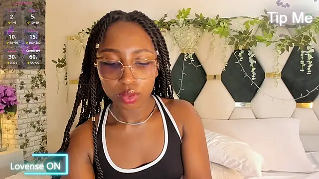 EmmaSanzz  online show from 03/03/25, 05:39