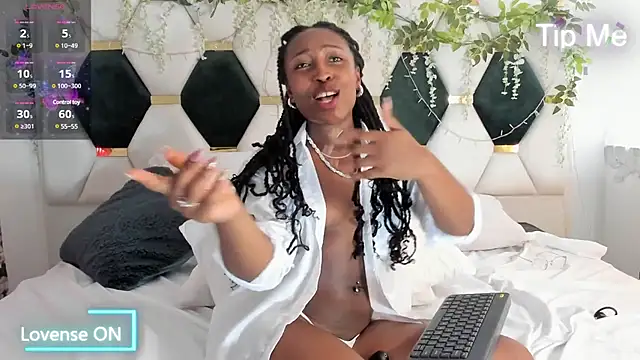 EmmaSanzz  online show from 03/04/25, 05:34