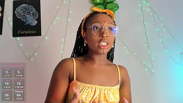 EmmaSanzz  online show from 03/11/25, 11:44