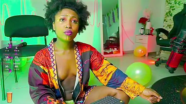 EmmaSanzz  online show from 09/28/25, 11:37