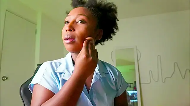 EmmaSanzz  online show from 09/29/25, 11:59