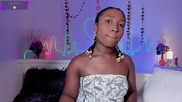 EmmaSanzz  online show from 10/16/25, 11:22