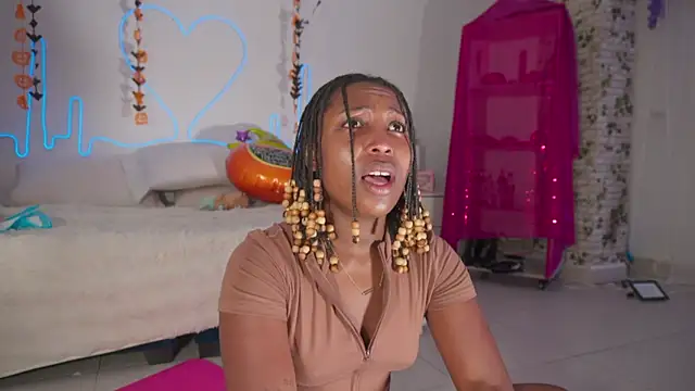 EmmaSanzz  online show from 10/27/25, 11:47