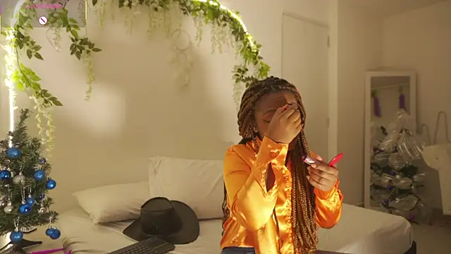 EmmaSanzz  online show from 11/29/25, 11:35