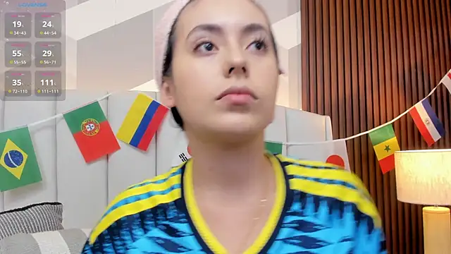 Snapshot of Julietasantos__ chatting on 06/12/26, 06:40 Julietasantos online show from 06/12/26, 06:40