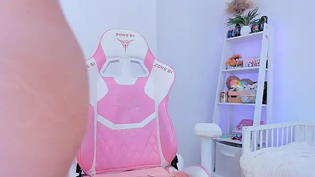 Lily Young online show from 03/22/25, 07:15