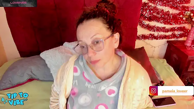 Snapshot of pamela_bell chatting on 01/07/25, 12:20 pamela bell online show from 01/07/25, 12:20