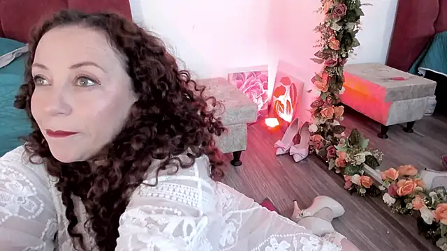 Snapshot of pamela_bell chatting on 09/22/25, 02:41 pamela bell online show from 09/22/25, 02:41