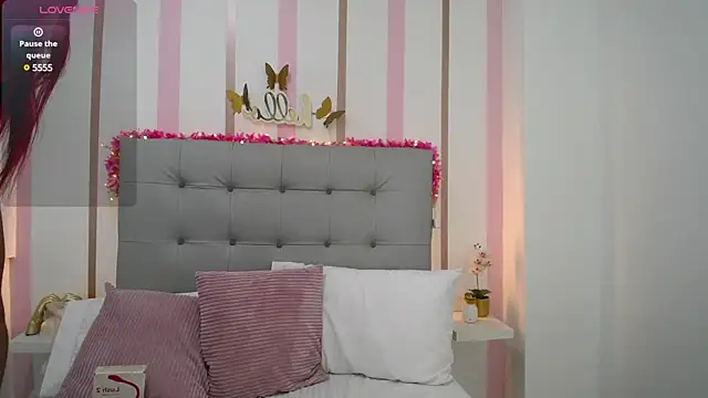 Mariana Rojas online show from 02/26/25, 08:59