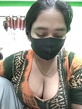 Snapshot of Kotha_-Moni chatting on 01/02/25, 01:49 Kotha -Moni online show from 01/02/25, 01:49