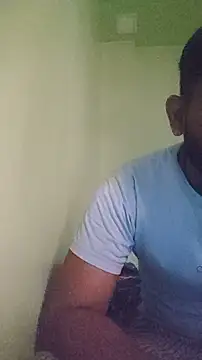 Snapshot of Desi69emd chatting on 05/14/26, 11:06 Desi69emd online show from 05/14/26, 11:06